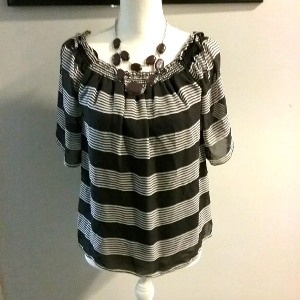 Women's beautiful black and white striped lightweight blouse size small